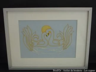 Broderie encadrée "Les cygnes"
