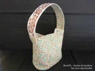 Sac à main avec anse brodée
