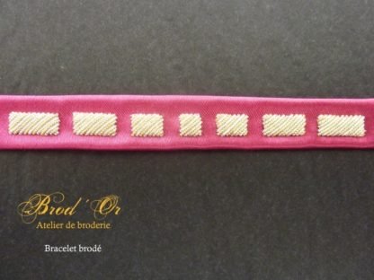 Bracelet brodé "Les rectangles" coloris fuchsia