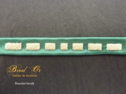 Bracelet brodé "Les rectangles" coloris vert